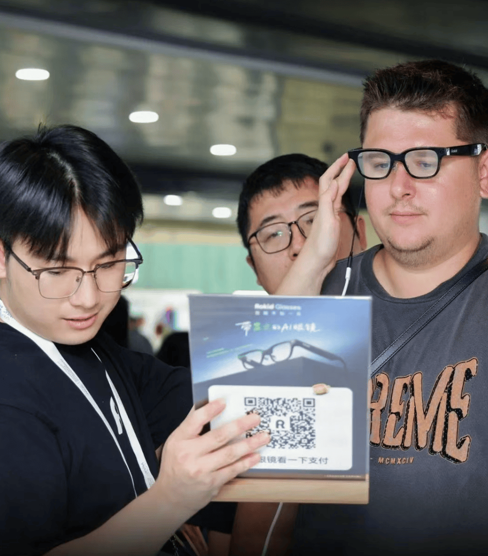 +AI眼镜的“小而美”Rokid先交卷了开元棋牌app5天爆卖40000台做AR(图4)